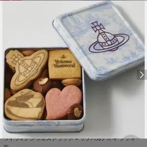 Vivienne Westwood - Vivienne Westwood × Sadaharu AOKI ショコラカレ s_wp_65df3b46a0e6c68e4118a2a9.webp